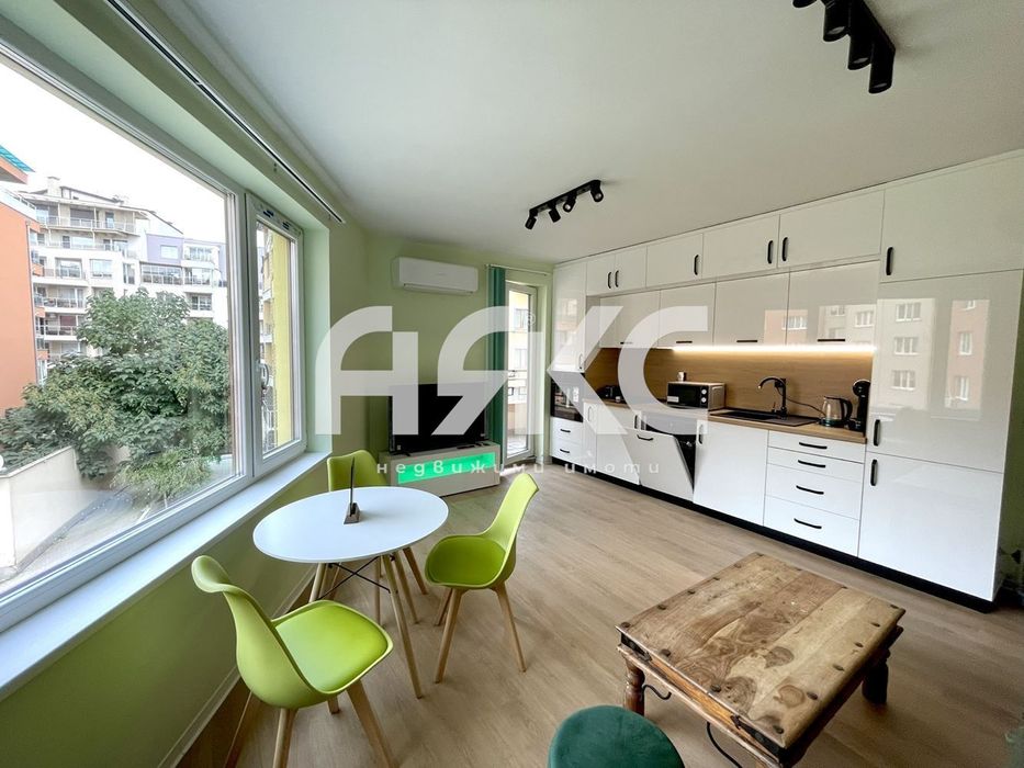 Дава се под наем Двустаен апартамент в София, Студентски град - 70 кв.м за 663 € - Снимка #2