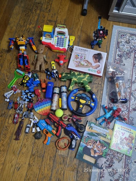 Отдам пакет разные игрушки