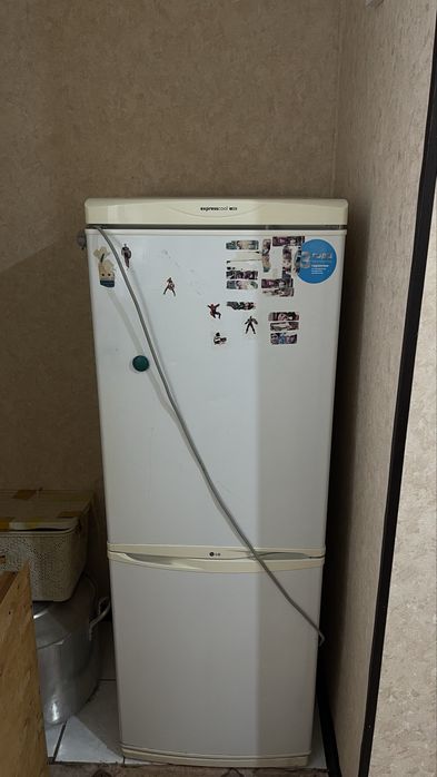 Холодильник LG белый