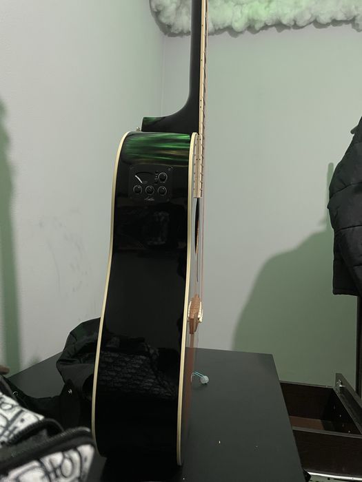 Акустическая гитара Аштон оригинал обмен