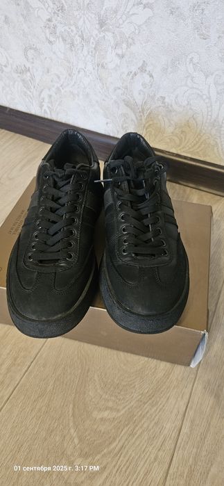 Продам кеды для мальчика.