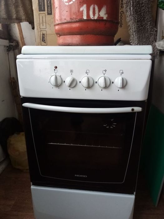 Продам газплиту с баллонном.