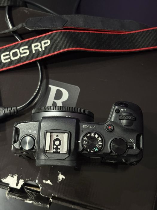 Vând canon Eos rp