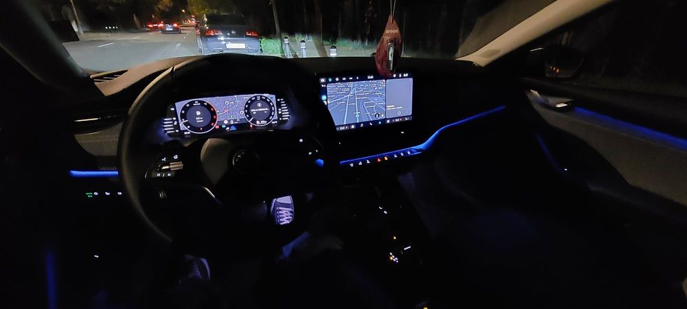 Skoda Octavia FL Combi 2.0 TDI DSG 150CP Matrix LED / Garanție 2028 / 23000km
Prim proprietar – stare noua!
Achiziționată de nouă din România
Pret m