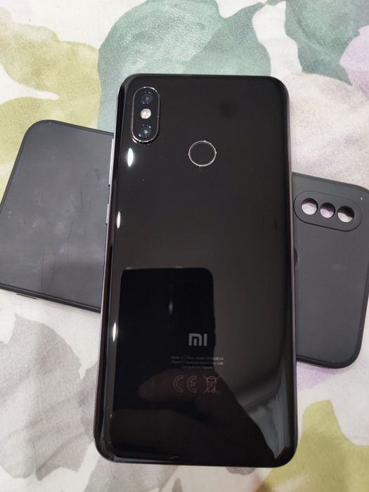 Xiaomi Mi 8 6/64GB – Отлично състояние, пълен комплект