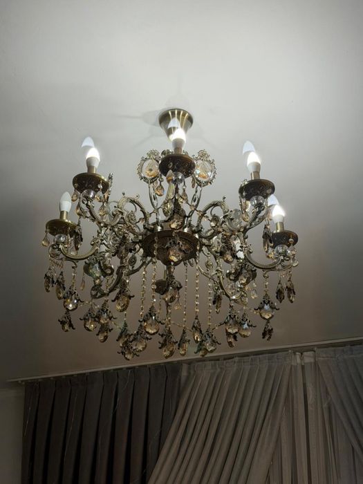 Продам люстру срочно