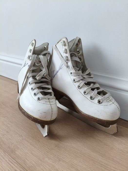 Продам профессиональные детские коньки