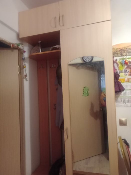 Прихожая с антресолью