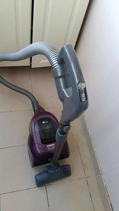 Пылесос LG  2000w