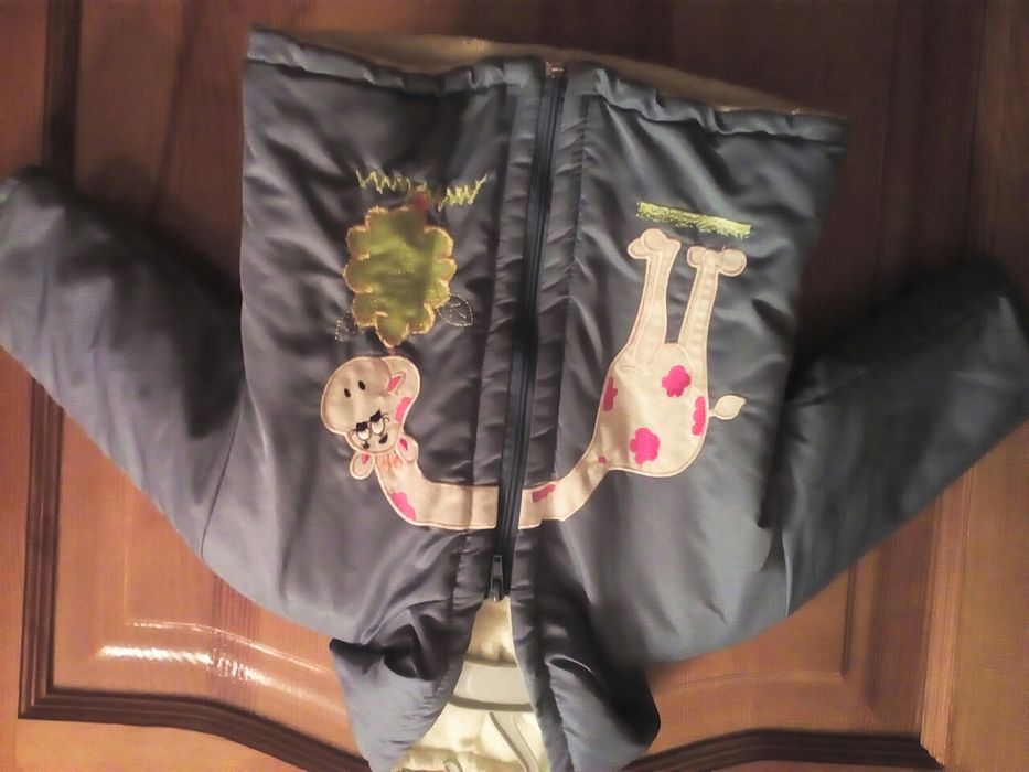 Продам детские куртки