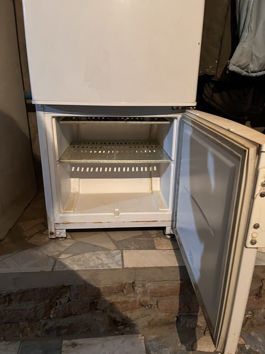 продам холодильник "бирюса"