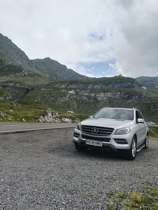 Vând Mercedes ML