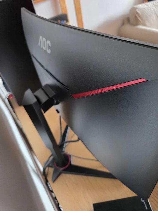 Sistem Gaming Ryzen 7 3800X, 32 GB RAM, NVIDIA RTX 3060 12GB, SSD 500 GB + SSD 480 GB + HDD 2 TB, Sursa Sirtec 700W, Monitor Gaming 27" 144Hz
