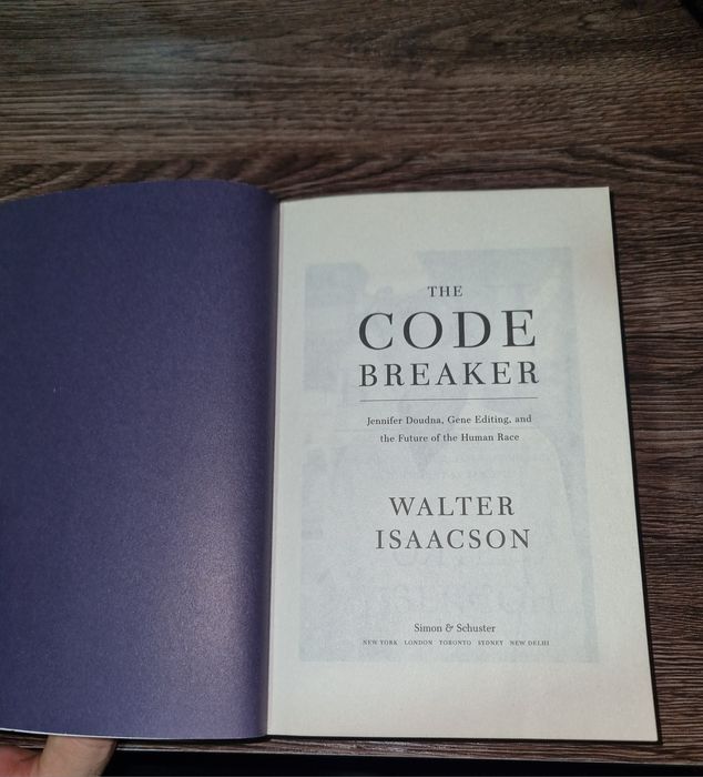 Uolter Ayzekson- Kod buzar