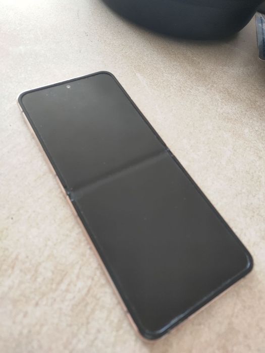 Срочно продам SAMSUNG Z FLIP4