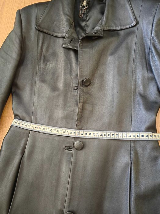 Елегантно кожено манто