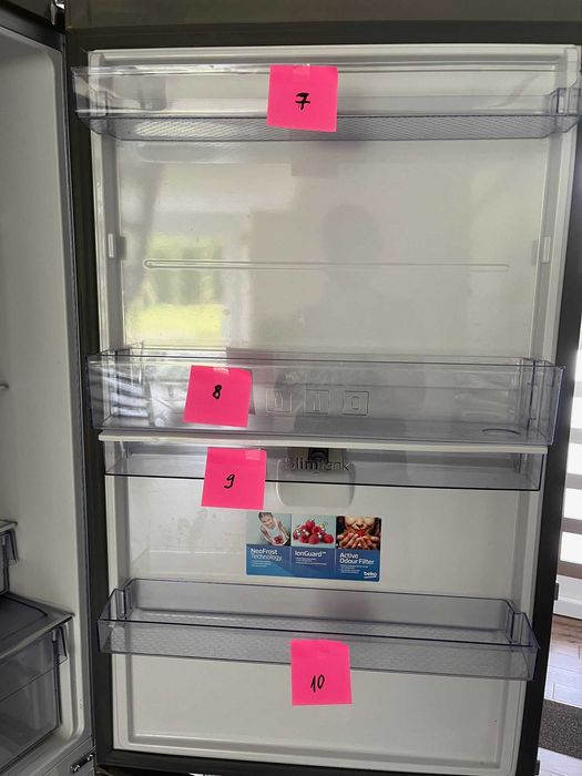 Продавам вътрешни елементи от хладилник BEKO RCNE520E31ZX