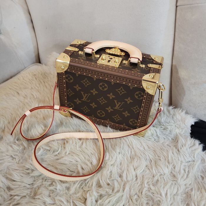 Louis Vuitton trunk дамска чанта