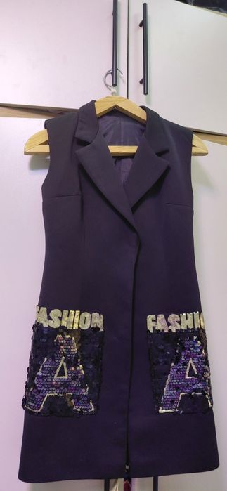 Женская жилетка пиджак. БУ в идеальном состоянии.