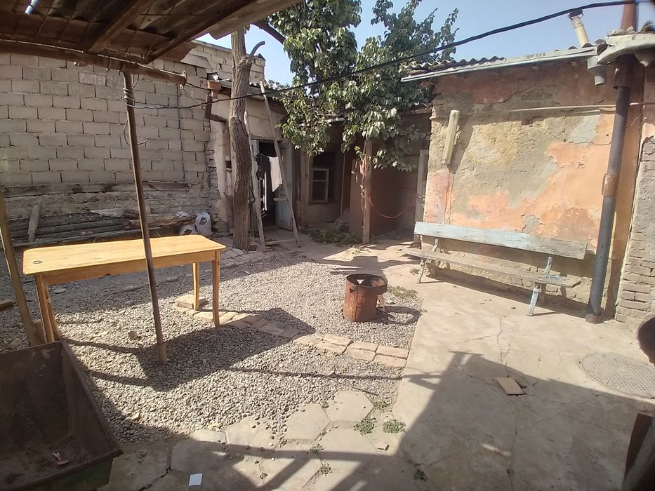 Продаётся Дом на земле , центр города ул. Бирлик тупик 1 .