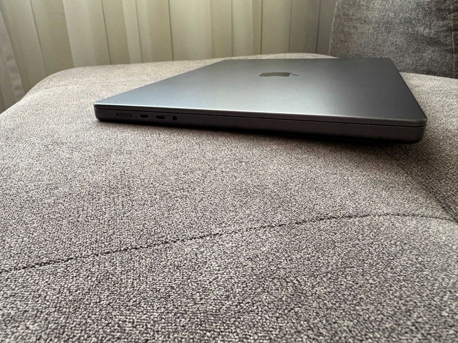 Apple Macbook Pro 16 M3 Pro 36 Gb Ram 2023 Перфектен