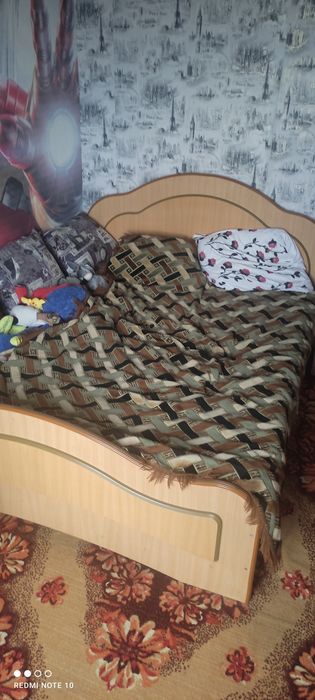 Продам спальный гарнитур