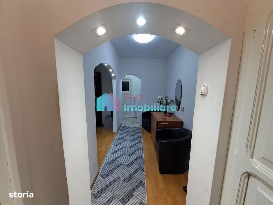Apartament cu 3 camere decomandat parter inalt George Enescu