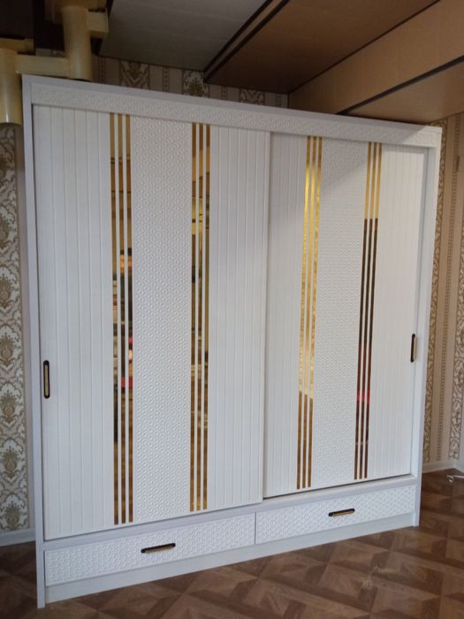 Мебельный цех принимаем заказы из магазинов и от клиентов у нас 2 цеха