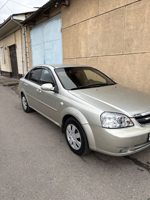 Lasetti MT, 2010 yil. Metan.