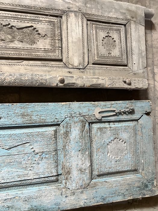 Кадимий эшиклар сотилади