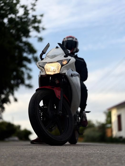 Honda CBR 125R 2015