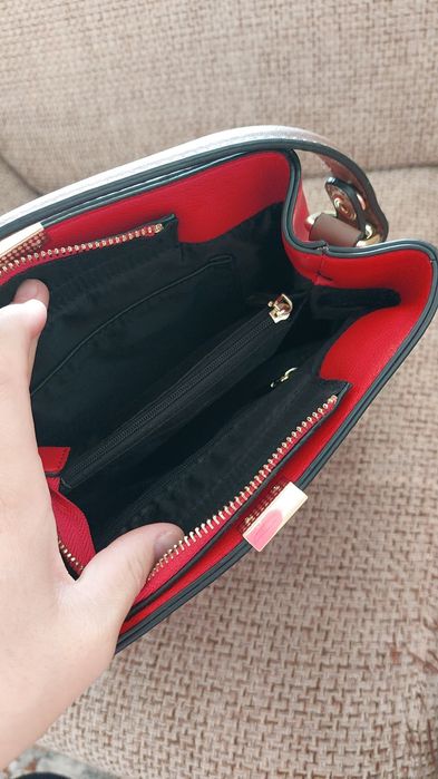 Сумка    красная