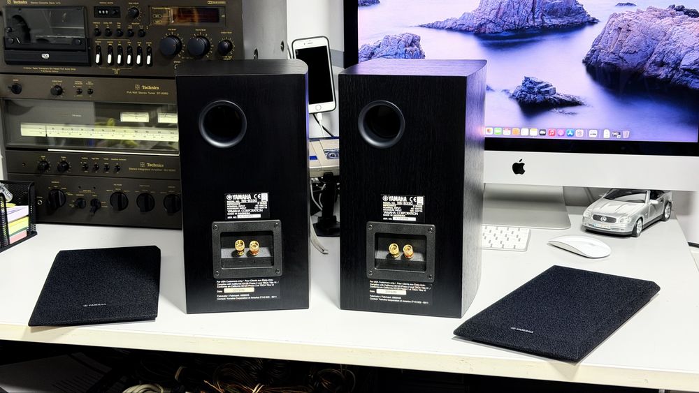 Yamaha NS B330 Boxe HiFi Bookshelf 2 Cai 6 Ohmi 40W 120W 55Hz 45kHz Tweeter Aluminiu Woofer 13cm Bass Reflex Negru Piano