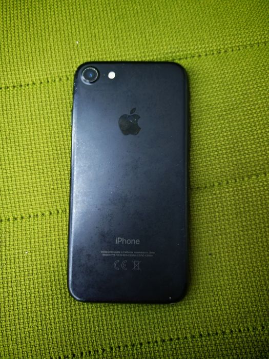Vând iPhone 7 iPhone