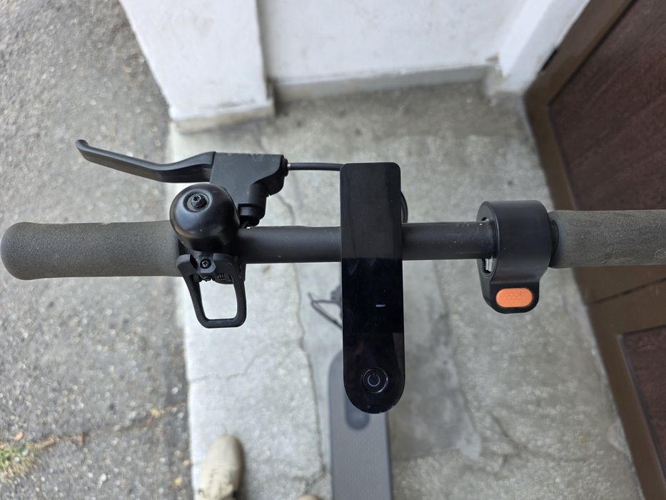 Trotinetă electrică Xiaomi Mi Electric Scooter Essential – 250W
