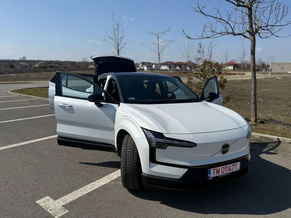 VOLVO EX30