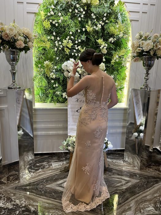 Официална рокля