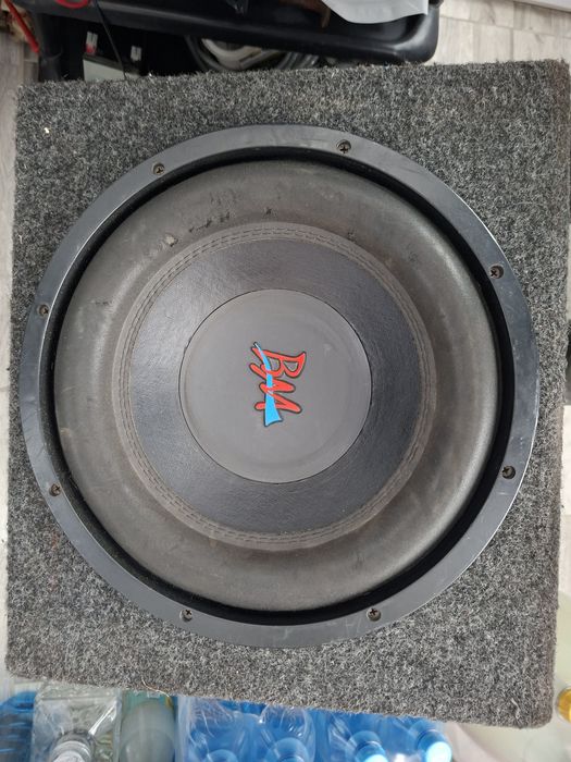 Vand subwoofer auto cu statie