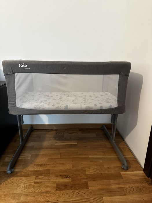 Patut bebe de la 0 luni.