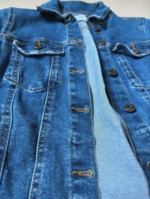 Jacheta denim bershka masura XS