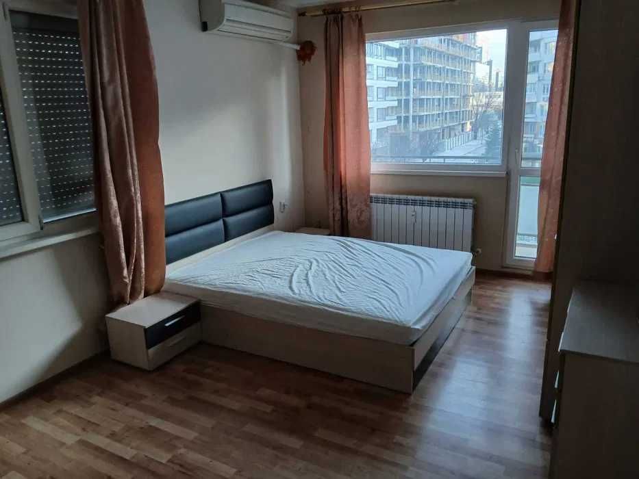 Дава се под наем Едностаен апартамент в София, Полигона - 50 кв.м за 425 € - Снимка #3