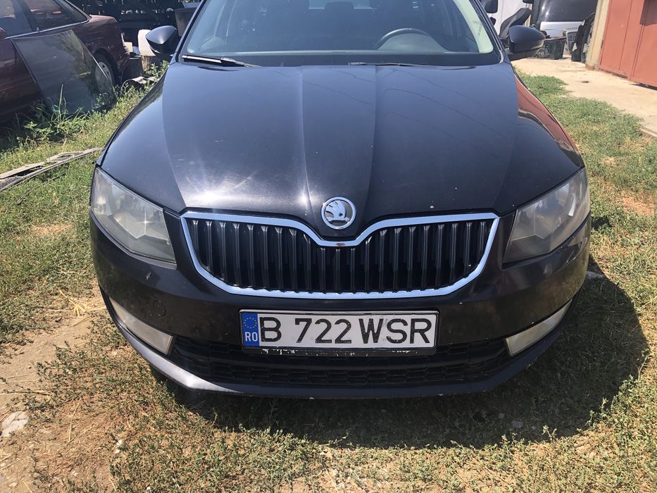 Haion Hayon usa spate Skoda Octavia 3 negru 2.0 CFKC 4x4 150 cp