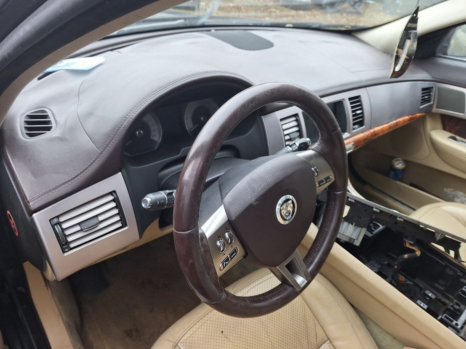 Dezmembrari Jaguar Xf 2.7 diesel an 2006