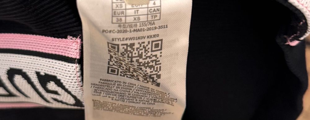 Guess рокля xs размер