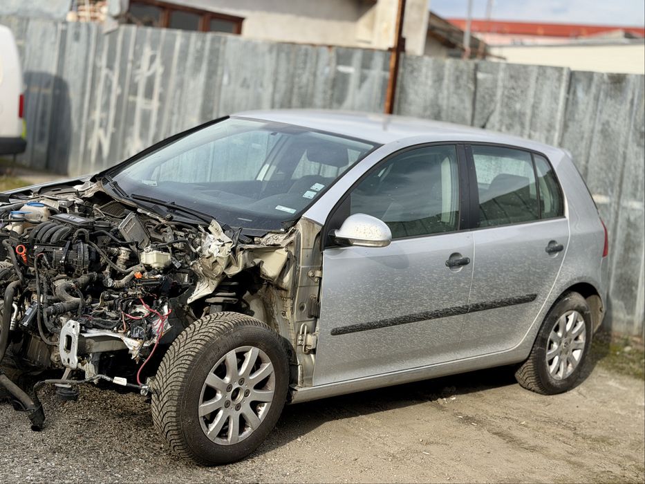 Vw Golf 5 1.6 mpi ръчка На Части !