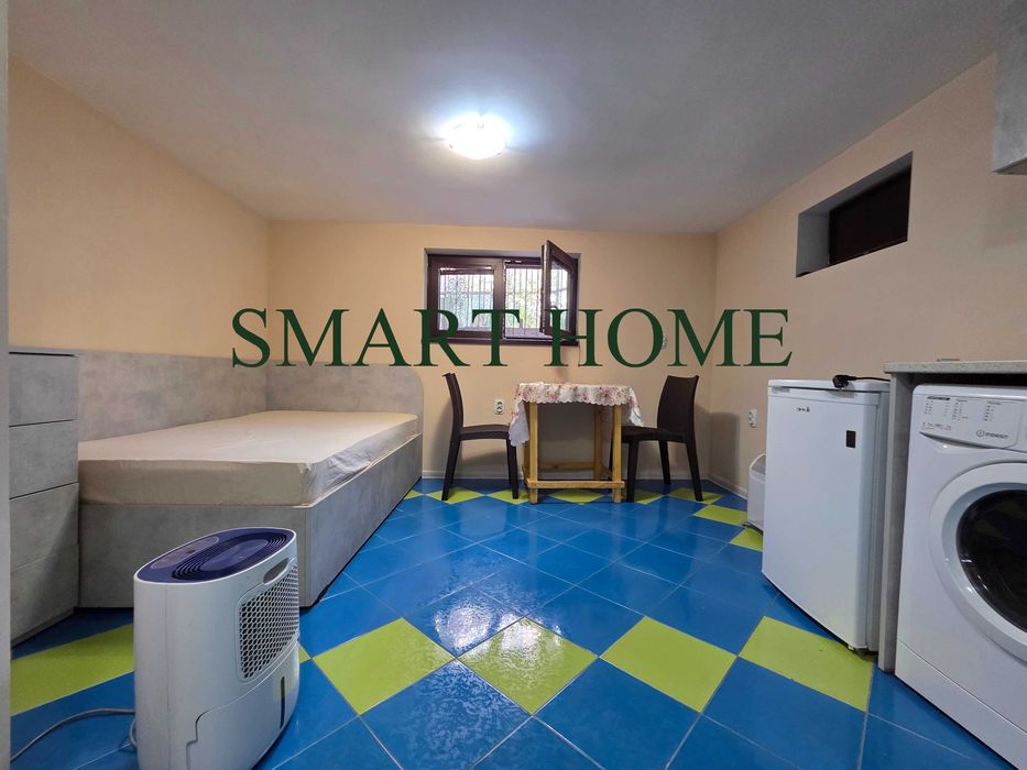 Дава се под наем Едностаен апартамент в Велико Търново, Център - 25 кв.м за 153 € - Снимка #1