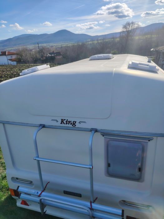 Продава се Каравана LUNAR KING 472
