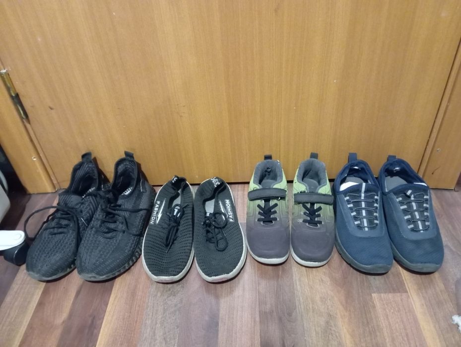 Обувь детская размеры разные.