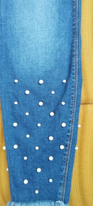 Slim fit дънки с перли