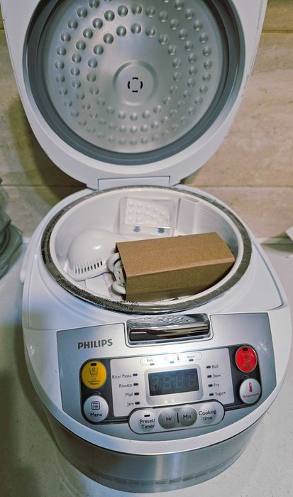 Aparat multicooker Philips nou